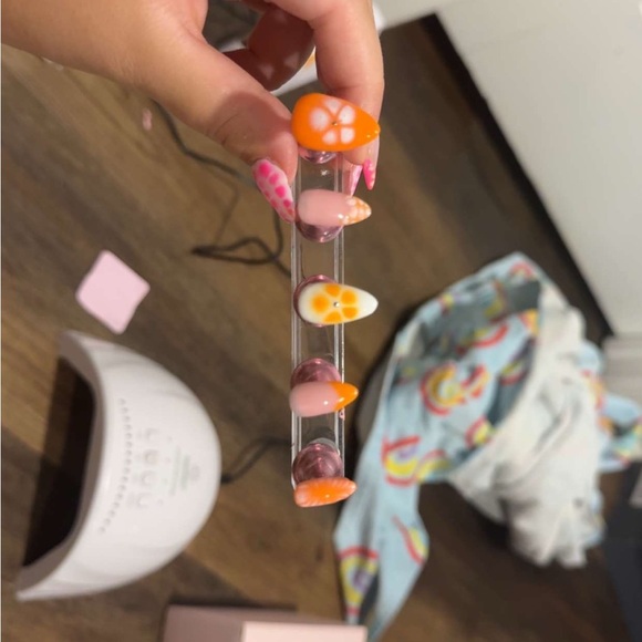 Custom Press-On Nails!! - Picture 9 of 9